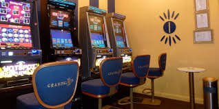Xem thông tin và các lựa chọn game đa dạng trên f158